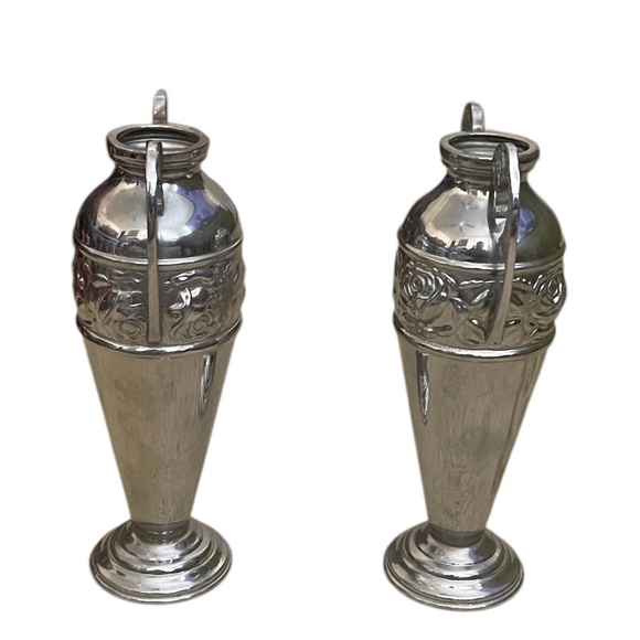 Pair Of  Silver Plated Urn Vase Embossed Relief Ornate Pattern Band And Handles - Picture 4 of 9